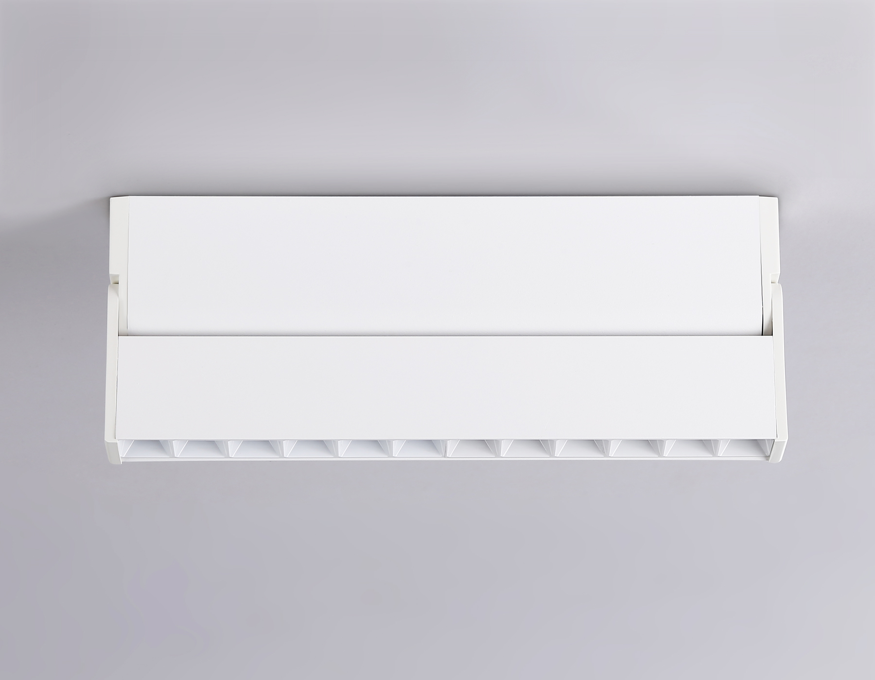 Настенно-потолочный светодиодный светильник TA1825 WH белый LED 12W 4200K 230*22*87 - Viokon.com
