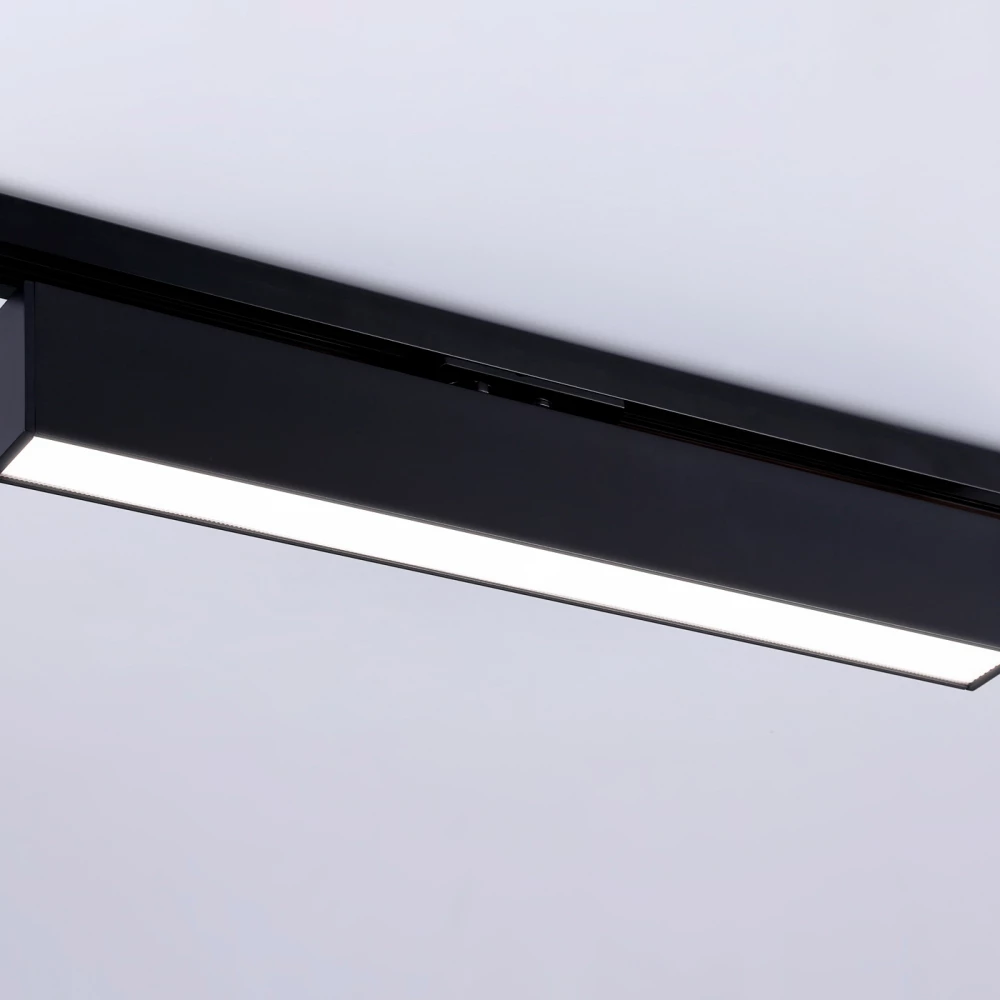 Трековый однофазный светодиодный светильник GL6777 BK черный LED 24W 4200K 600*22*48 - Viokon.com